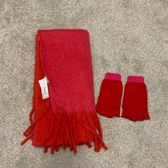 Nordstrom BP Accessories - BP/Nordstrom two tone scarf and glove set
